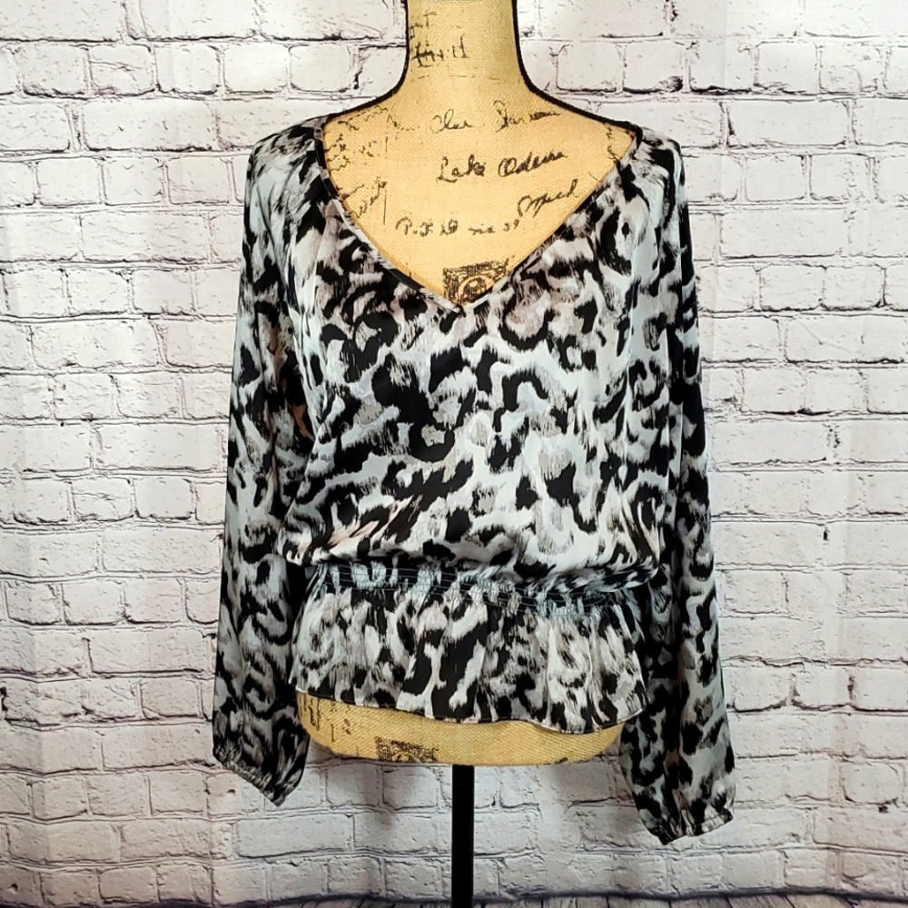 MICHAEL Michael Kors Gray and Black Blouse Size M